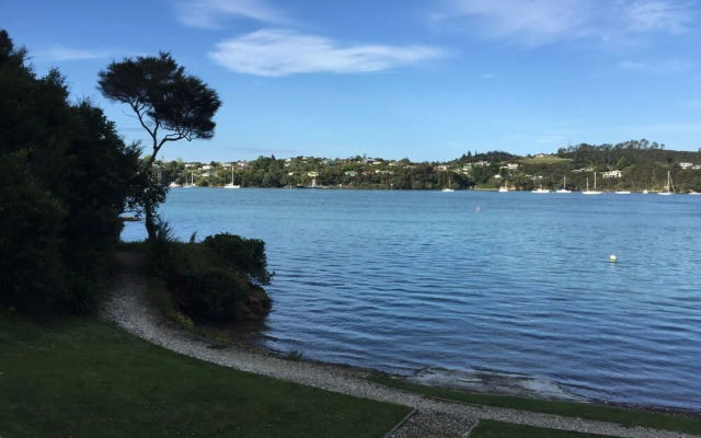 Water's Edge Holiday Homes