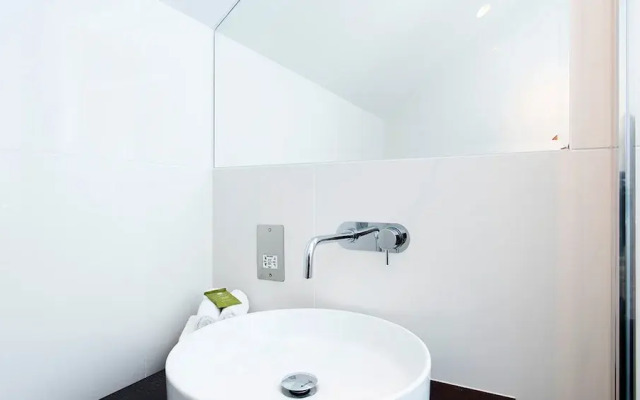 Lovely 2BR flat in West London