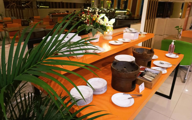 Halogen Hotel