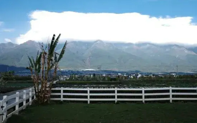 Sanqiu Country House in Dali