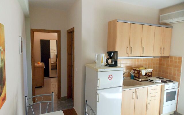 Nikos Apartments