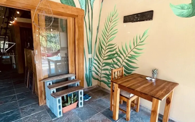 Urbano's Pacific Jungle Hostel