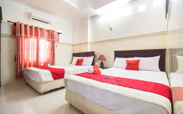 RedDoorz Plus near Tan Son Nhat Airport