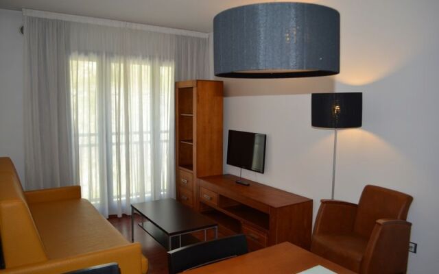 Peretol Apartments 1950M