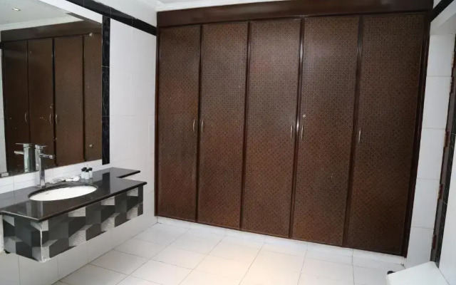 Westin Suites Guest House