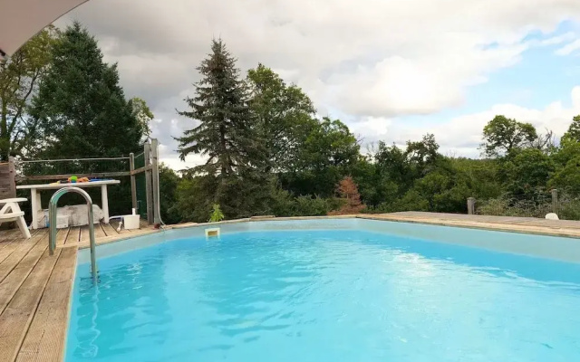 Holiday Home in Haute-vienne Near Nature Park