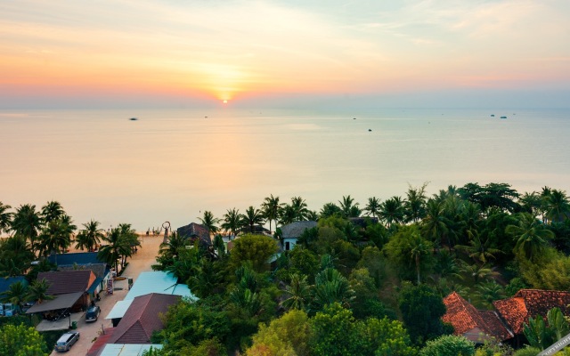 The Tahiti Beach Hotel