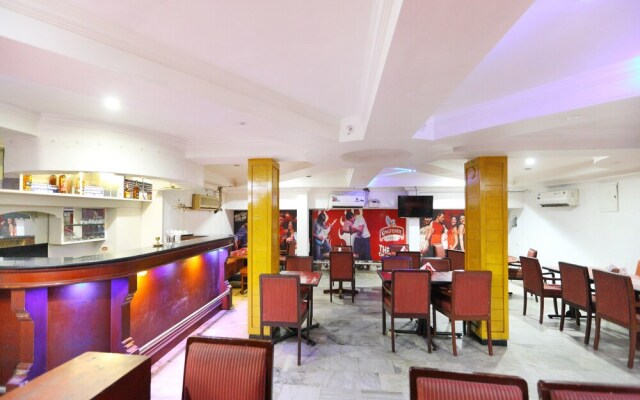Oyo 15097 Hotel Sathyam