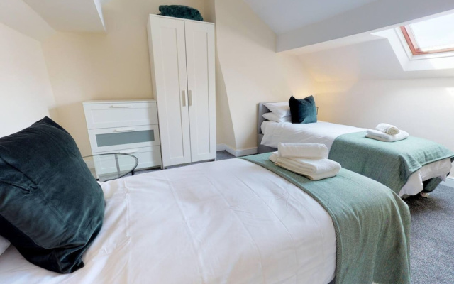 Spacious 3BR Westminster Stay