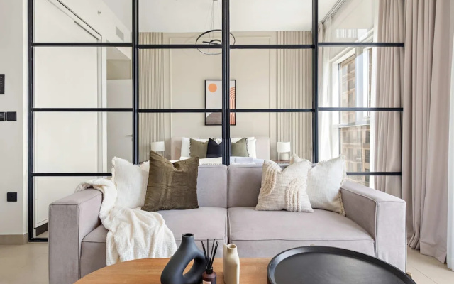 Silkhaus Stylish 2bdr Emaar Tower Near Mall