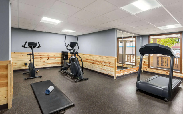 AmericInn by Wyndham La Crosse Riverfront-Conference Center