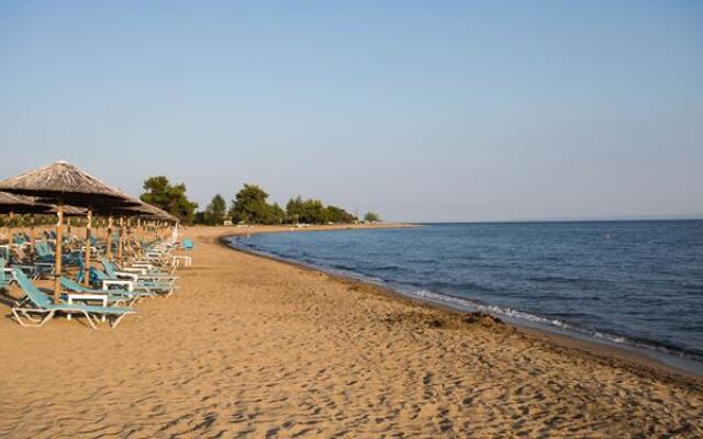 Across Coral Blue Beach ( Ex. Mare Blue Beach)