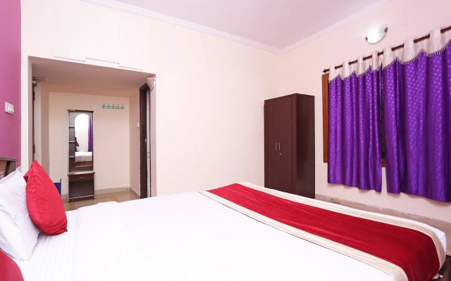 OYO Flagship 4877 Aradhya residency