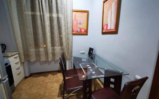 Apartment on Bagratuniats Street