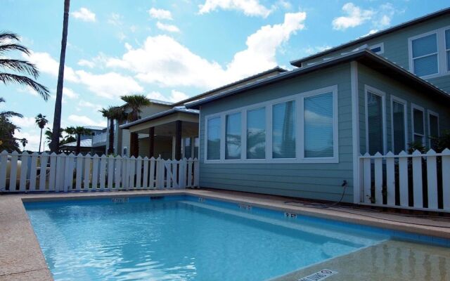 Beach Club Clubhouse 4