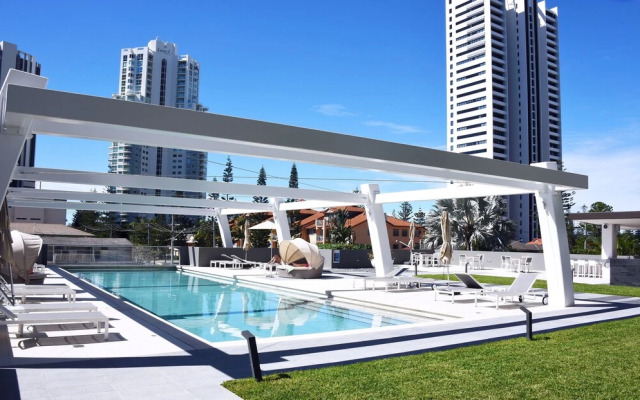 Heart of Broadbeach Walk to Everywhere