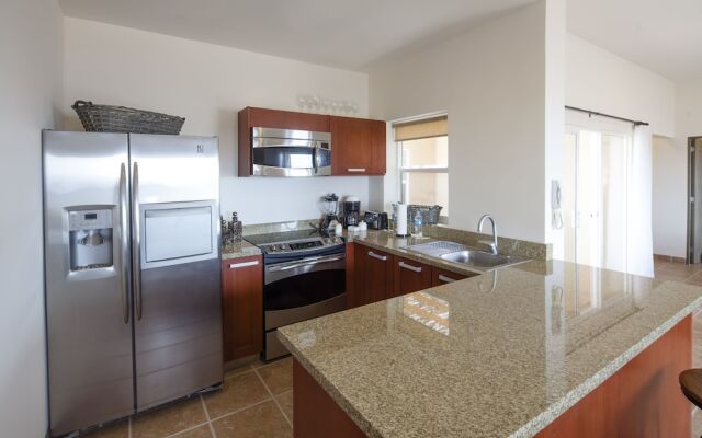 Puerta Cortes Residences: Las Colinas