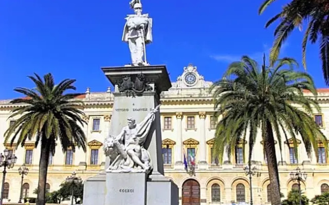 Le Finestre Su Via Cavour