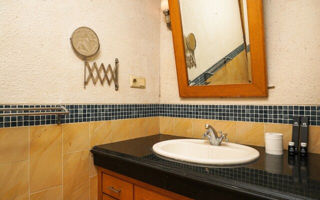 Good Location 2BR at Park Royale Apartment