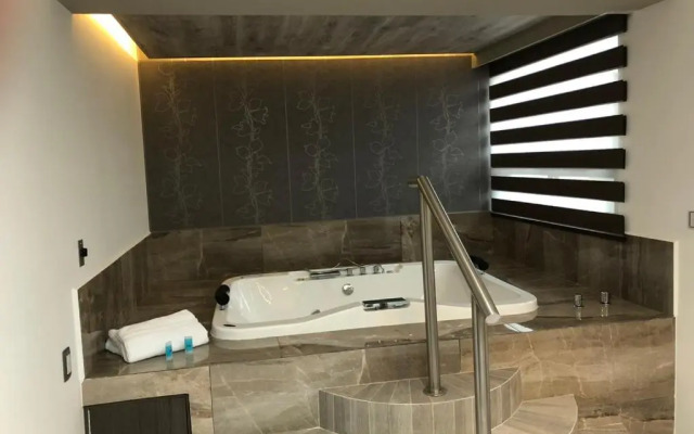 Kaia Suites