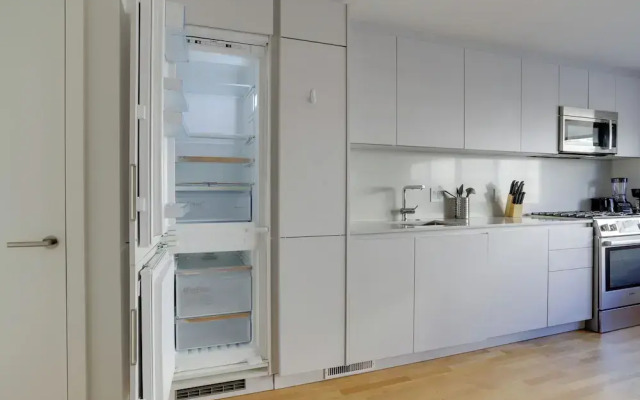 Modern Apartment Near D.C. Landmarks