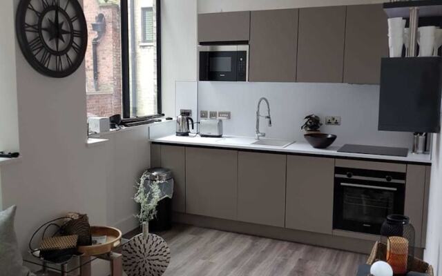 Central 1 BD Apartment
