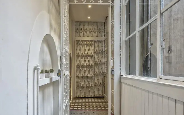 Terrace Pantheon Relais