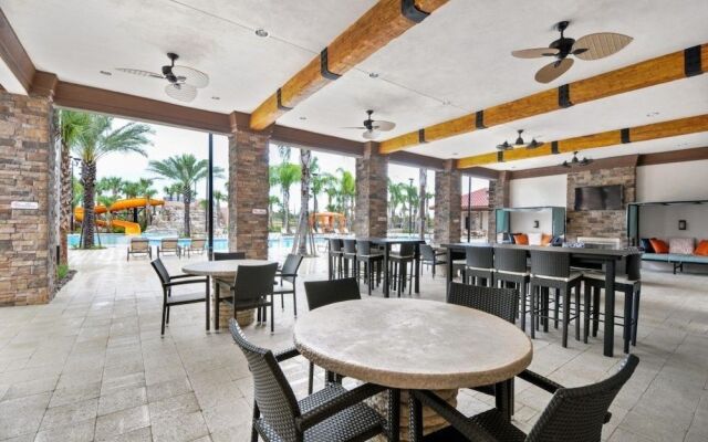 Stunning Modern Solterra 5 Bedroom/4 Bathroom Home