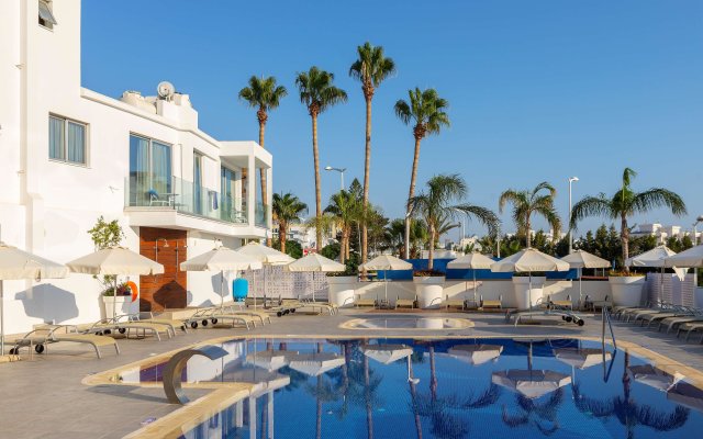 Protaras Plaza Hotel