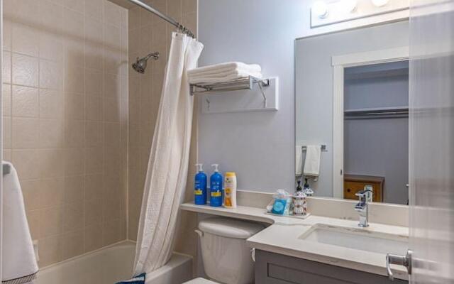 WindTower Resort - 1 BR Suite or 1 Single Room