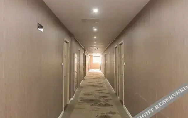 Super 8 Hotel (Wuxi Hubin Commercial Street)