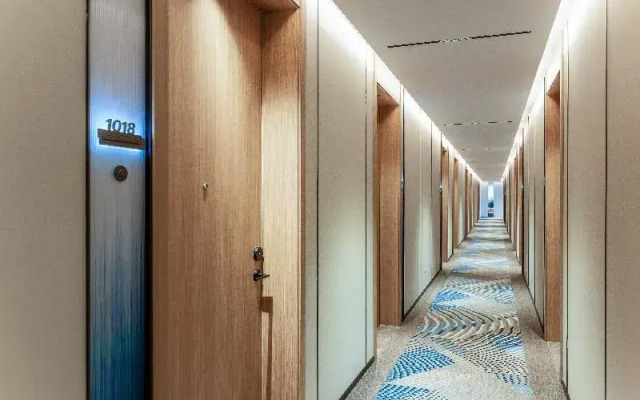 Holiday Inn Express Haikou World Trade Center