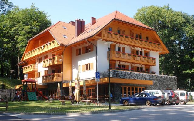 Tourist Apartments Kraljic Snjezna