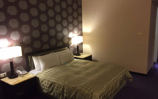 Well Garden Hotel