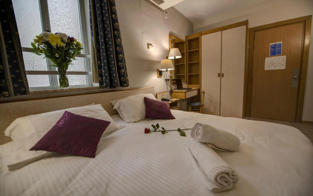 Sliema Chalet Hotel