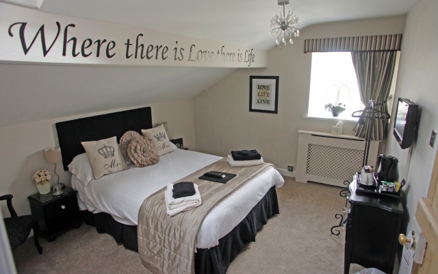 Holly Lodge Guest House