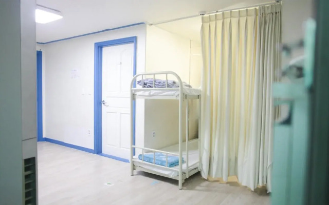 Yacht guesthouse - Hostel