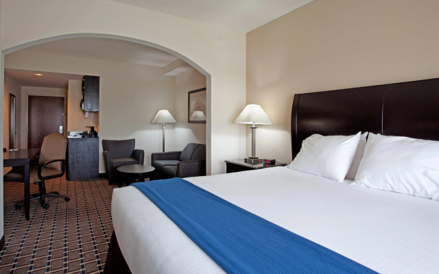 Holiday Inn Express & Suites Hope Mills-Fayetteville Arpt by IHG