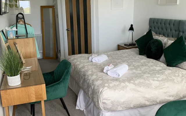 Lazy Waves Boutique B&B