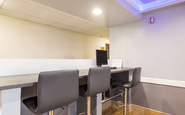 Quality Inn & Suites CVG Airport