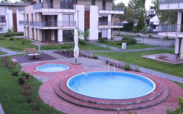 Lakeside Luxury Apartment