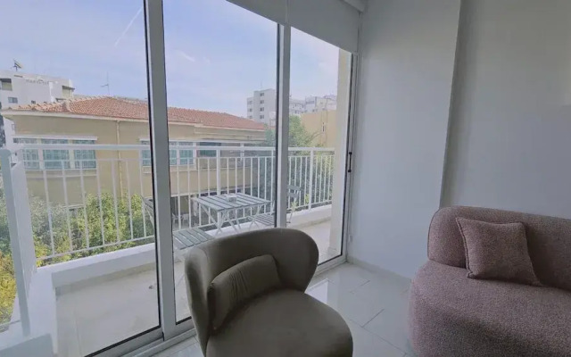 104 NIC - 102 Stay Cosmo City Suite