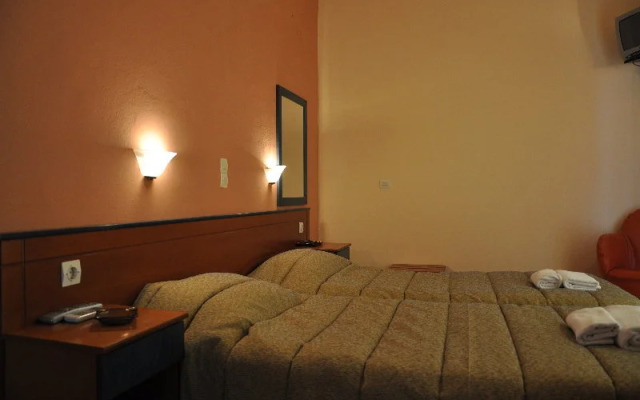 Hotel Pyrros