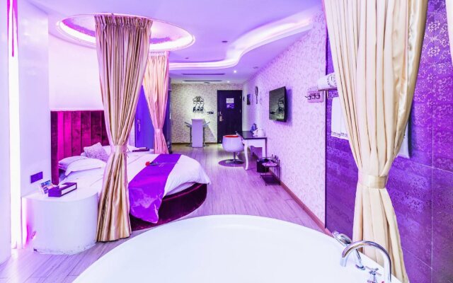 Brightman Theme Hotel