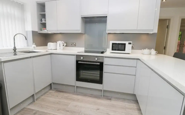 The Office Gardens, Apartment 1