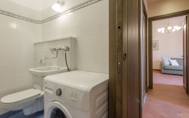 House in Florence Red