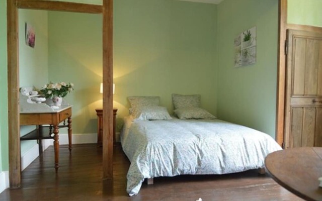 Lovely Mansion With Pond in Champvert