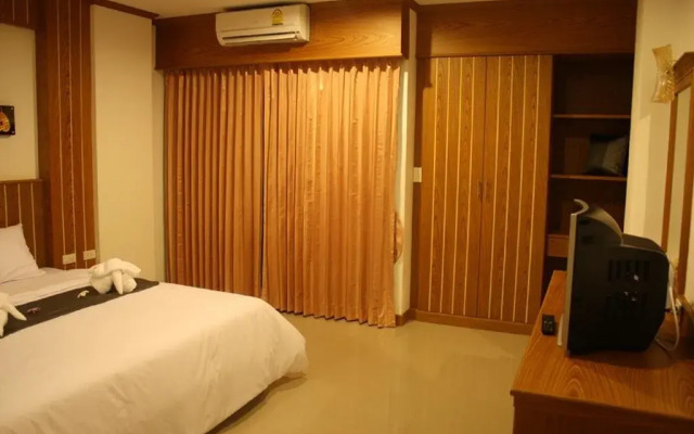 Santi White Hotel