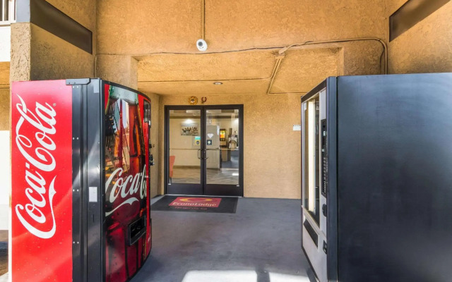 Econo Lodge Hesperia - Victorville I-15