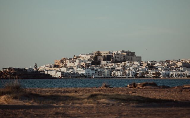Sunday Luxury Suites Naxos
